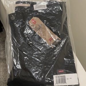 Black Levi’s 721 High rise